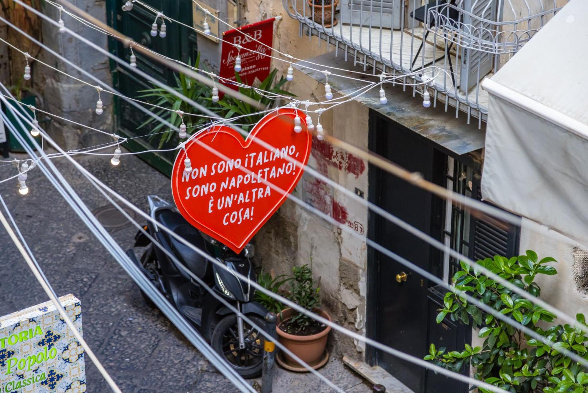 Leticia'S Apartment By Wonderful Italy Napoli Eksteriør bilde
