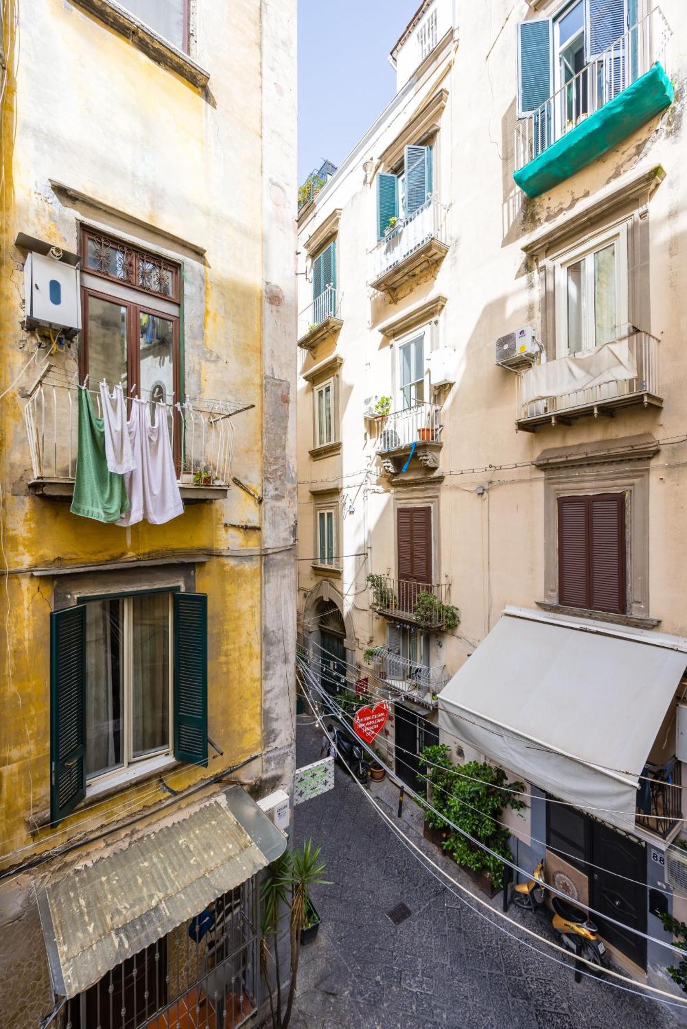 Leticia'S Apartment By Wonderful Italy Napoli Eksteriør bilde