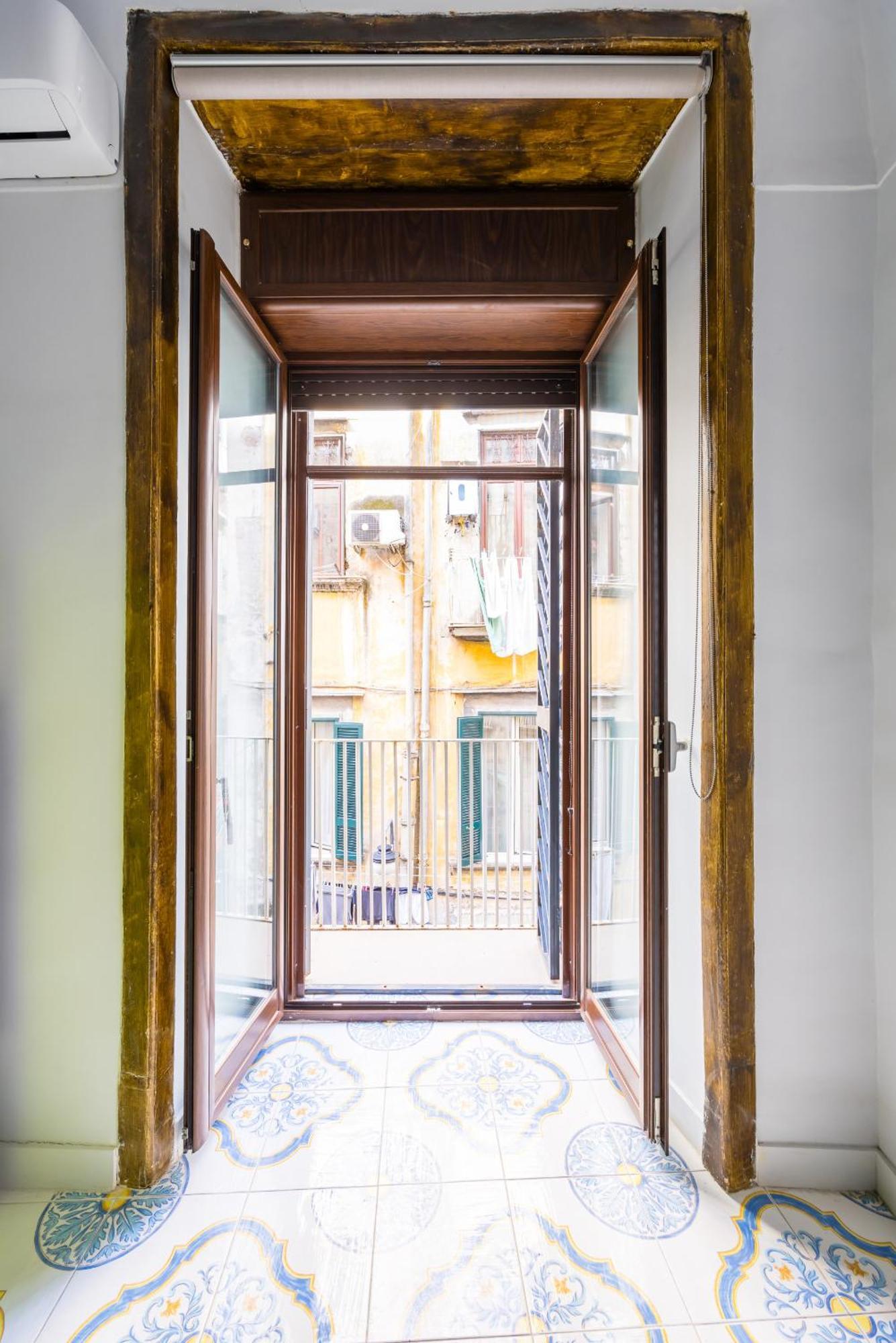 Leticia'S Apartment By Wonderful Italy Napoli Eksteriør bilde